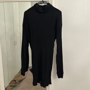 Klänning - Klänning med krage Strl L/Xl Aldrig använd