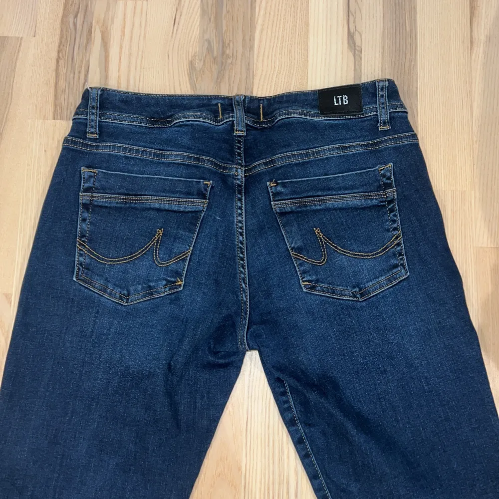 Knappt använda LTB jeans i storlek W29/L32. . Jeans & Byxor.