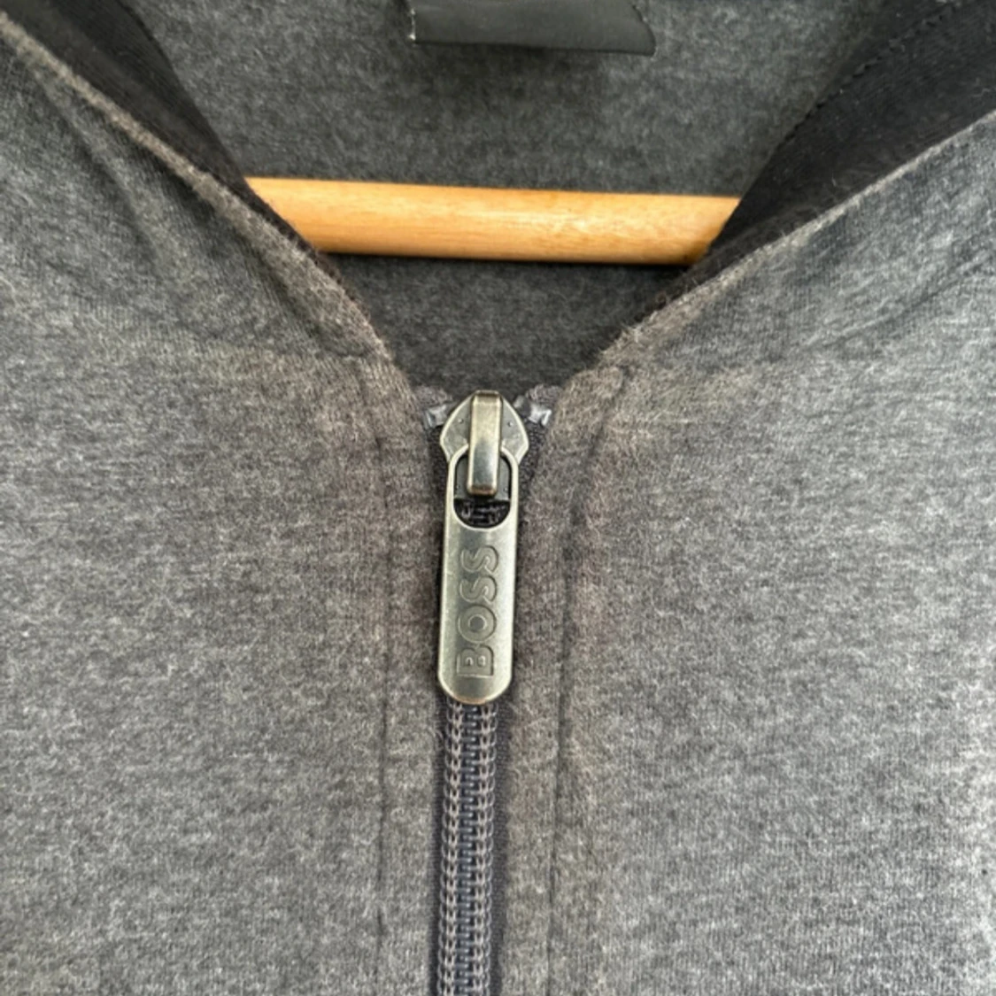 Grå hoodie från Boss - 90