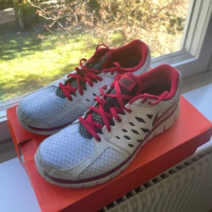 Nike Flex  - Fina träningsskor säljs med originalbox.