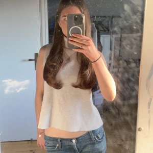 Zara armlös polo tröja - Använd fåtal gånger, skriv vid frågor!💗