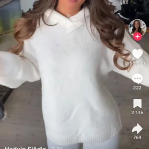 Stickad hoddie - Säljer denna jättefina stickade hoodie i ny skick❤️ orginkapris: 499