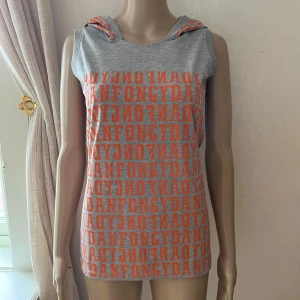 T-shirt med huva huvtröja - Inget att anmärka på 