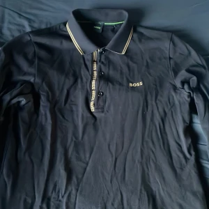 Hugo boss Långärmad Pike(pris kan diskuteras) - Storlek M, bra skick, Pike