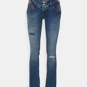 LTB jeans - Säljer dessa snygga lågmidjade LTB jeans. Midja 28 och längd 32. 