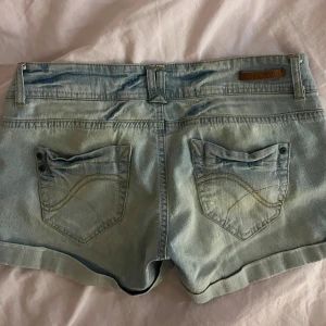 Jeansshorts  - Väldigt lågmidjade jeansshorts 💗