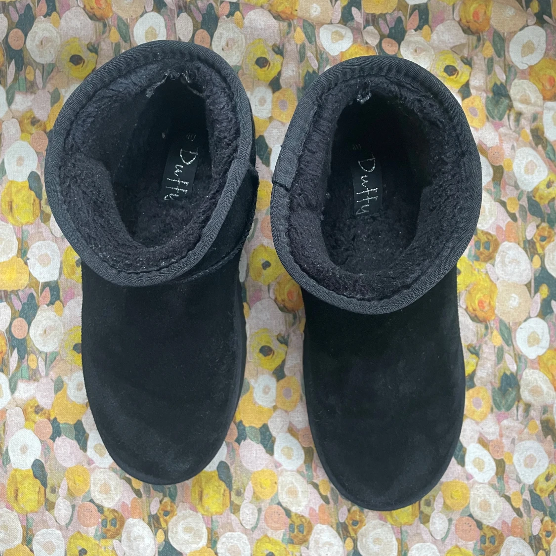 Svarta fejk uggs  - 92