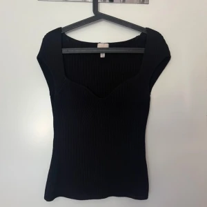 svart topp - jätte fin topp från hm!💓