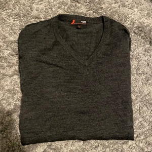 Dressman tröja( merinoull) - Säljer denna tröja i Merinoull från Dressman. Storlek M Skick 7/10 Nypris: runt 600:- Mitt Pris: 249