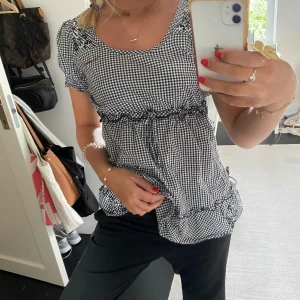 Rutig topp - Jättesöt topp från bondelid🤍🤍🤍 kom privat för frågor