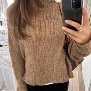 Brun stickad tröja - Supersnygg stickad tröja perfekt till hösten😍