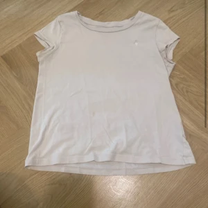 Polo t-shirt - Ralph lauren tröja i storlek 12. 