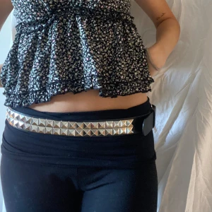 Nit skärp - Coolt skärp som livar upp tråkiga outfits!!🙏passar strl Xs - m