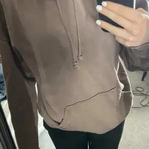 Beige/Brun hoodie från BikBok🤍