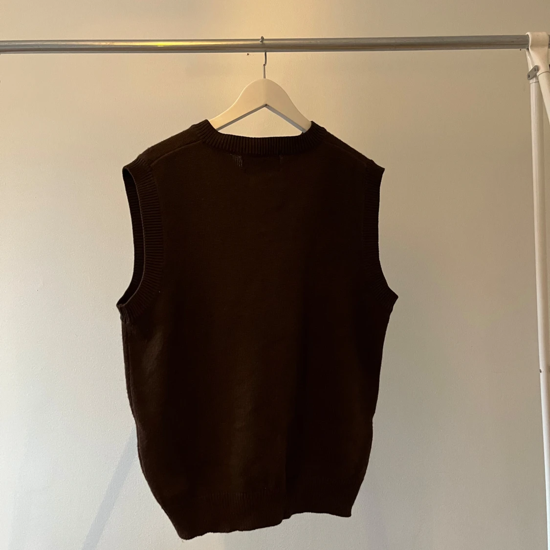 Väst stickad brun - 1