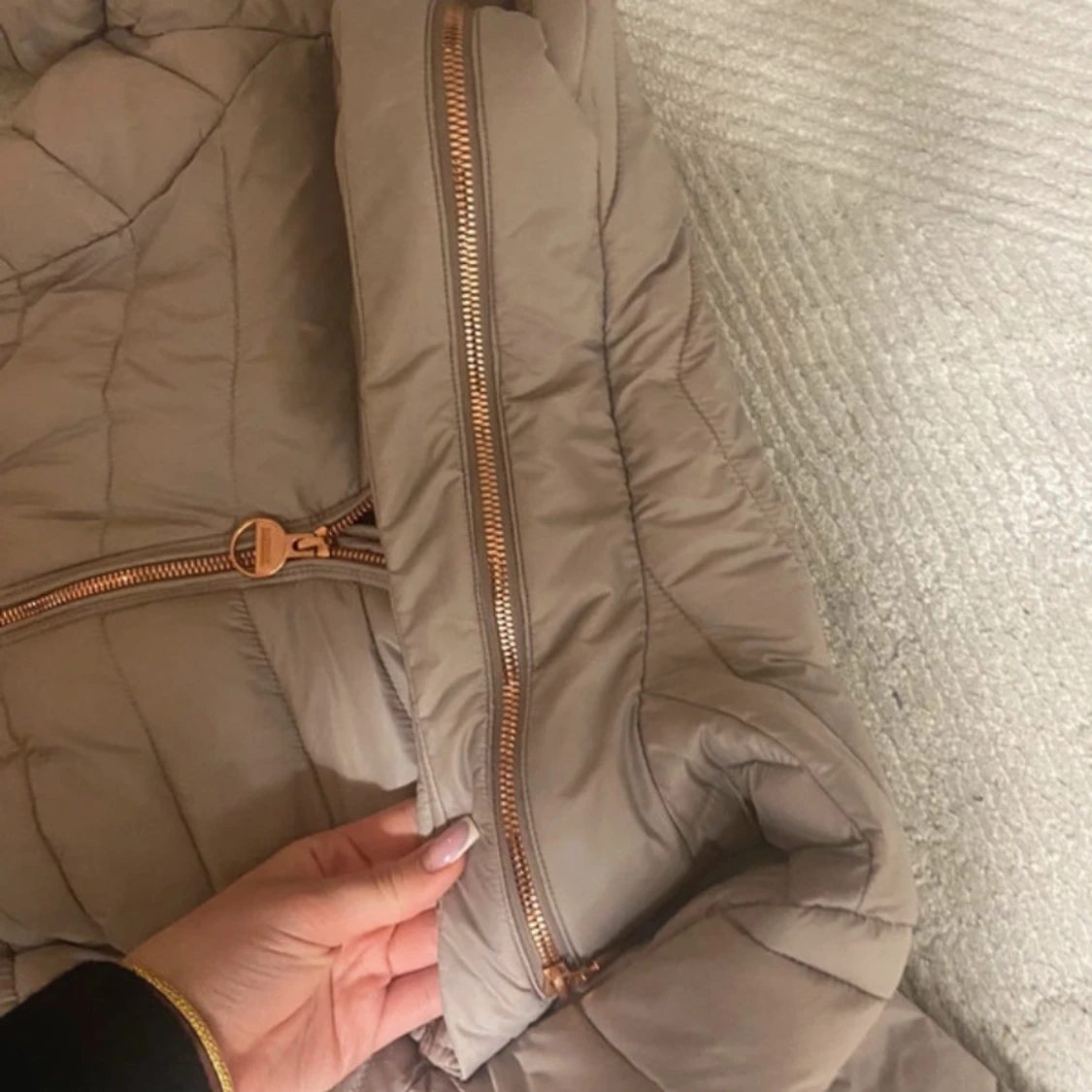 Beige quiltad jacka från Barbour - 3