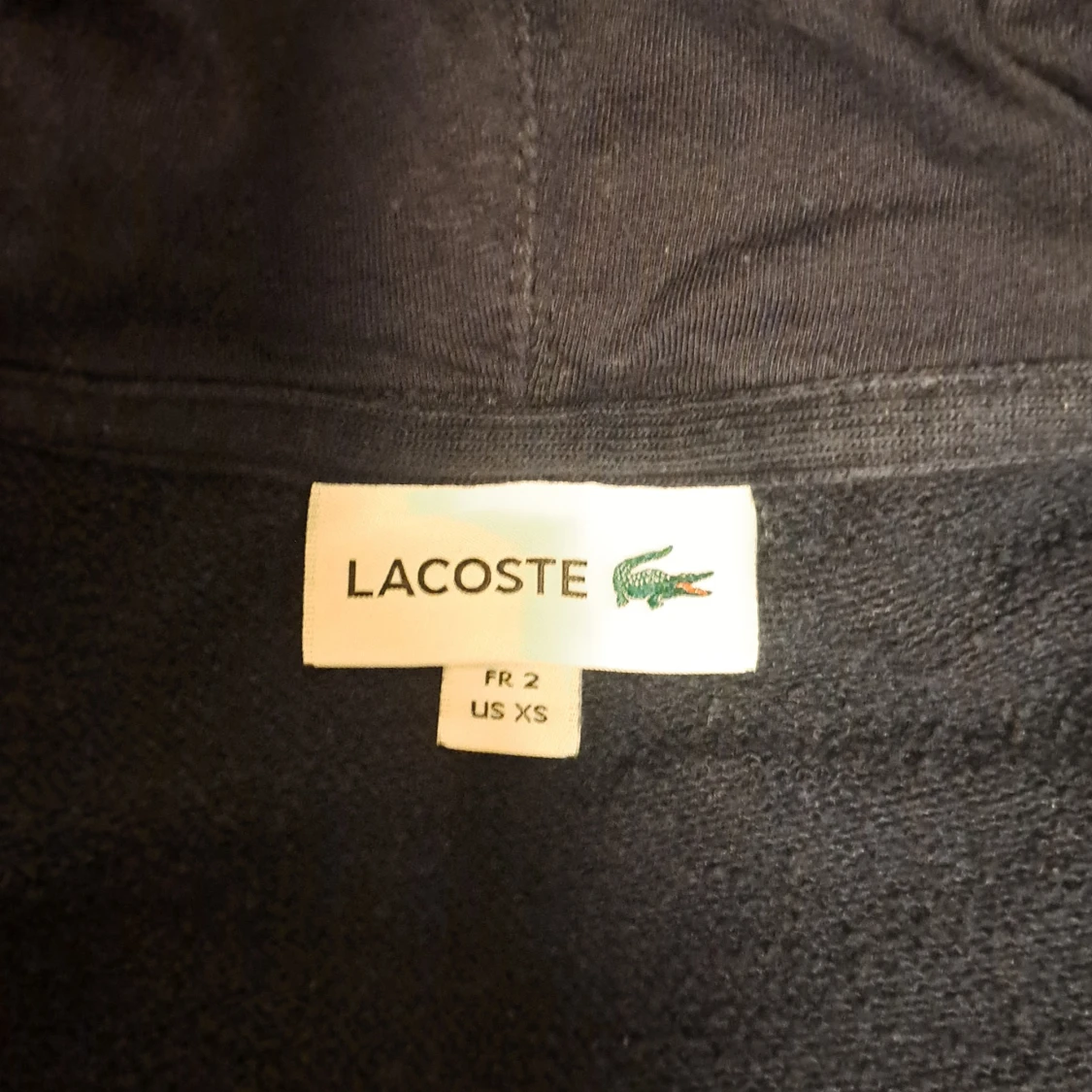 Blå och beige hoodie från Lacoste - 2