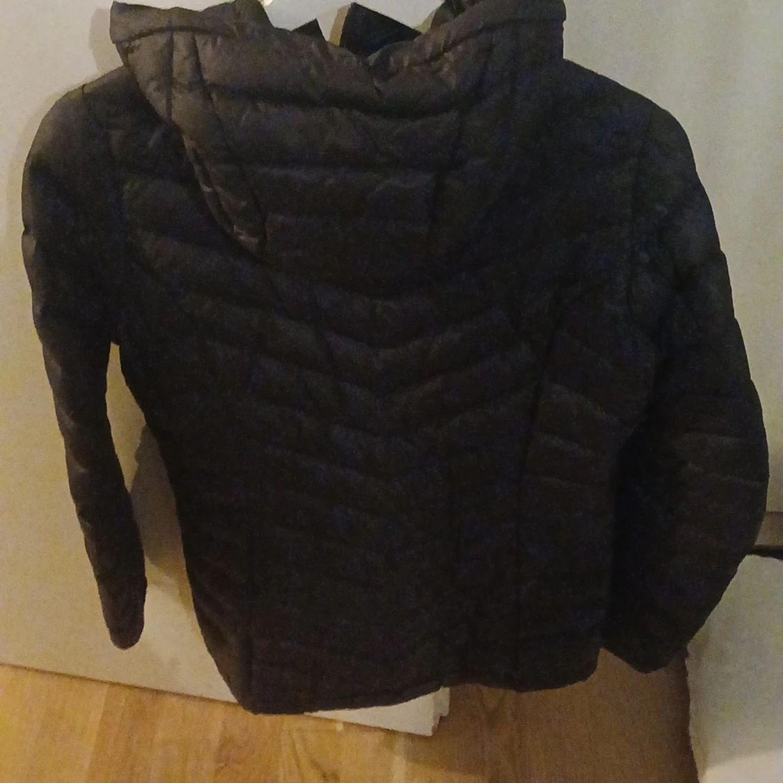 Svart dunjacka från Peak Performance - 1