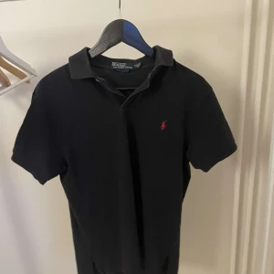 Polo Ralph Lauren pike - |polo RL pike|sorlek M| skick 8/10|Dm för mer info!🙌🏼 fraktar spårbart på kundens bekostnad📦