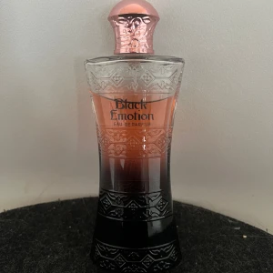 Carolina herrera liknande parfym - Möts upp i malmö/lund/ystad ej fraktbar