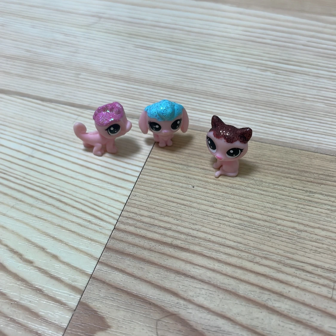 Små glittriga Pet Shop i olika färger