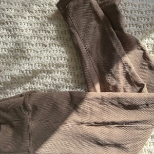 Aimn träningstights  - Träningstights från Aim’n. Oanvända! Ljusbruna superfina och så smickrande. 