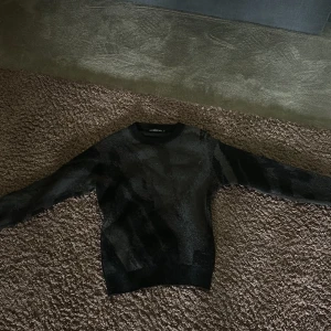 Issey miyake  - Skick 9 av 10 storlek tror det ör xs passar parfekt på mig som är 173 Köptes på ettresex i Stockholm för 2500