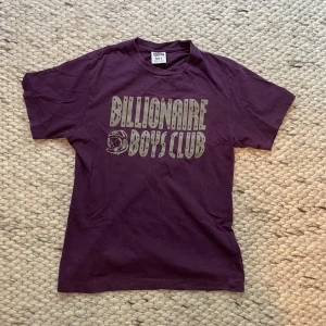 Billionare boys club t shirt - Snygg T-shirt, trycket ska typ va reflekterande eller liknande vafan vet jag   Pm mer info