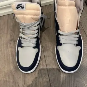 Säljer mina Air jordan 1 Retro High 85 Georgetown, aldrig använt. Ingen låda eller kvitto