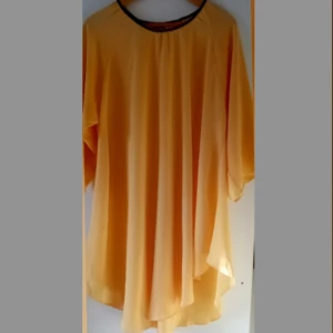 Gul längre blus - Gul ,längre blus Strl XL Bra skick