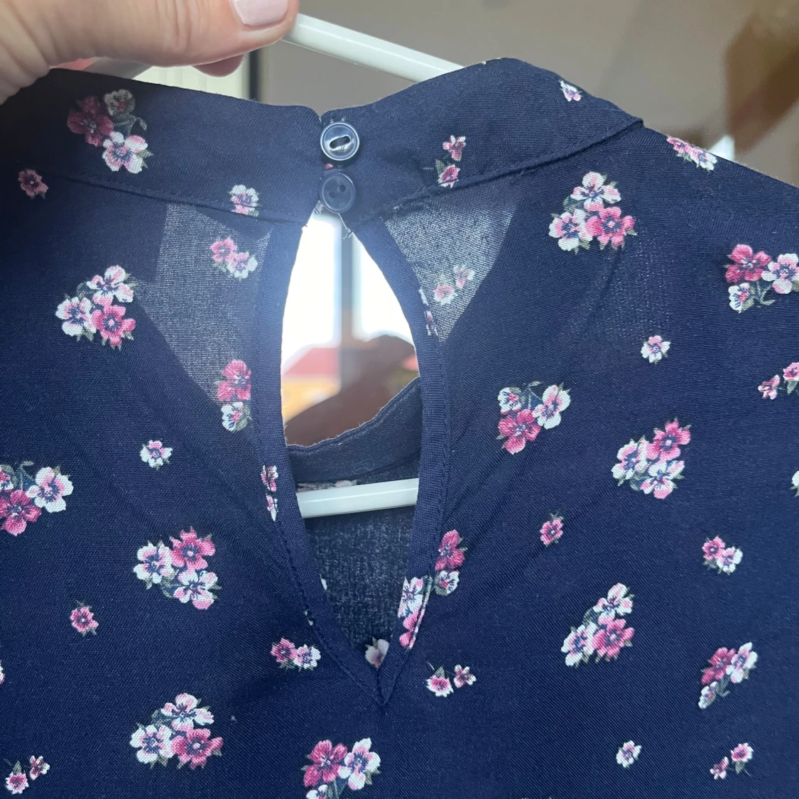 Söt mörkblå blus - 90