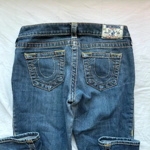 skinny lågmidjade true religion jeans - true religion jeans, 37cm rakt över i midjan och innerben är 80cm