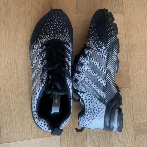 Löparskor från otrorex - Löparsko med bra grepp och som andas från ortorex. Knappa använda 