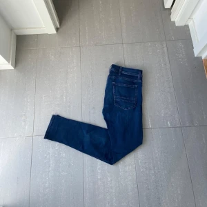 Replay Jeans  - Säljer nu dessa mörkblå replay jeans, skriv för fler bilder frågor🙌🏼