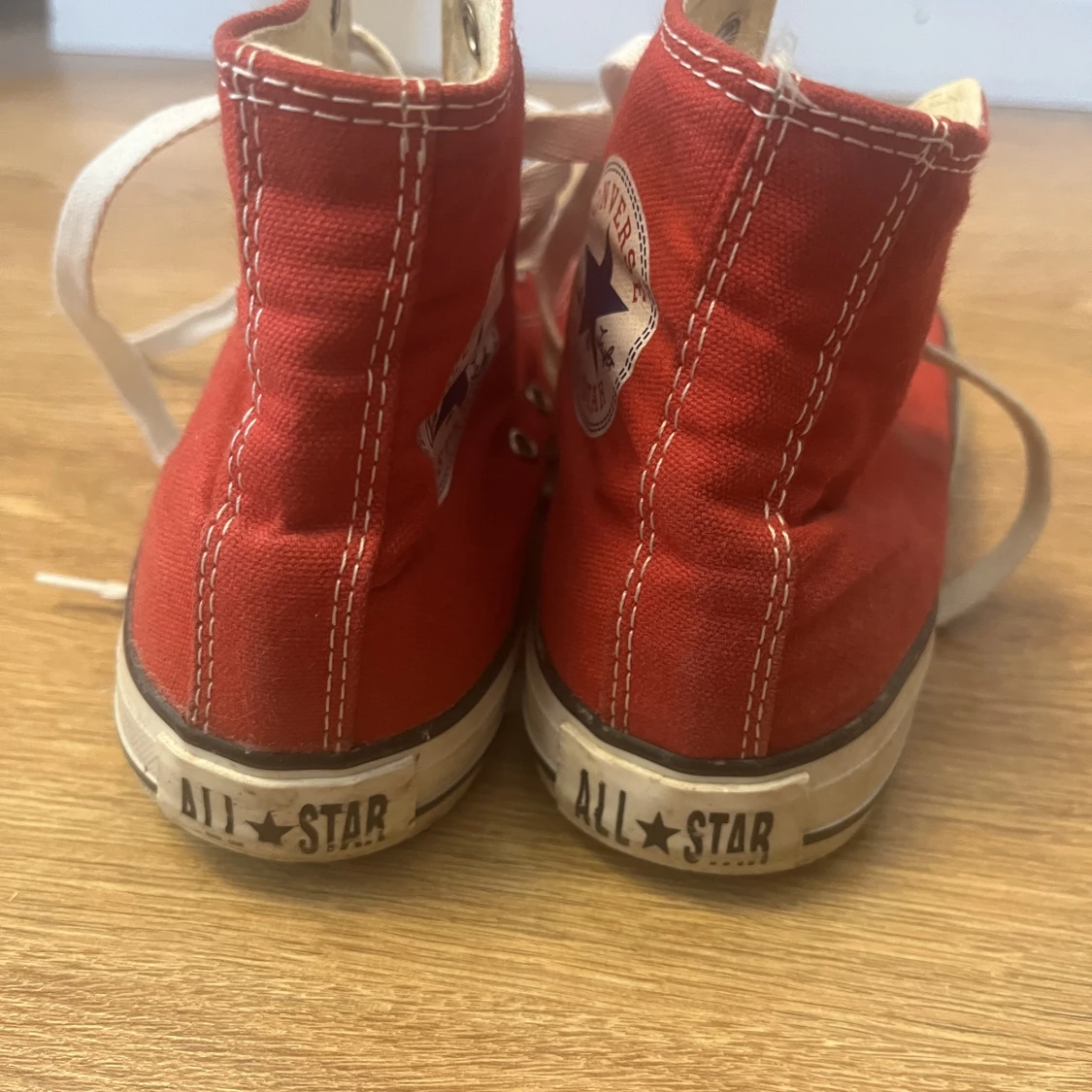 Röda converse  - 90