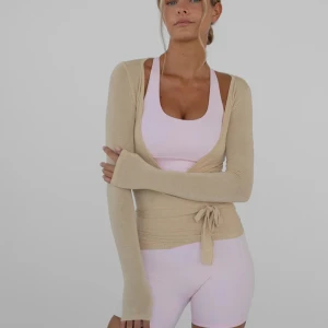 Ballet wrap blouse - Superfin tröja från exercere, aldrig använd med prislapp på🙌🏻🌼