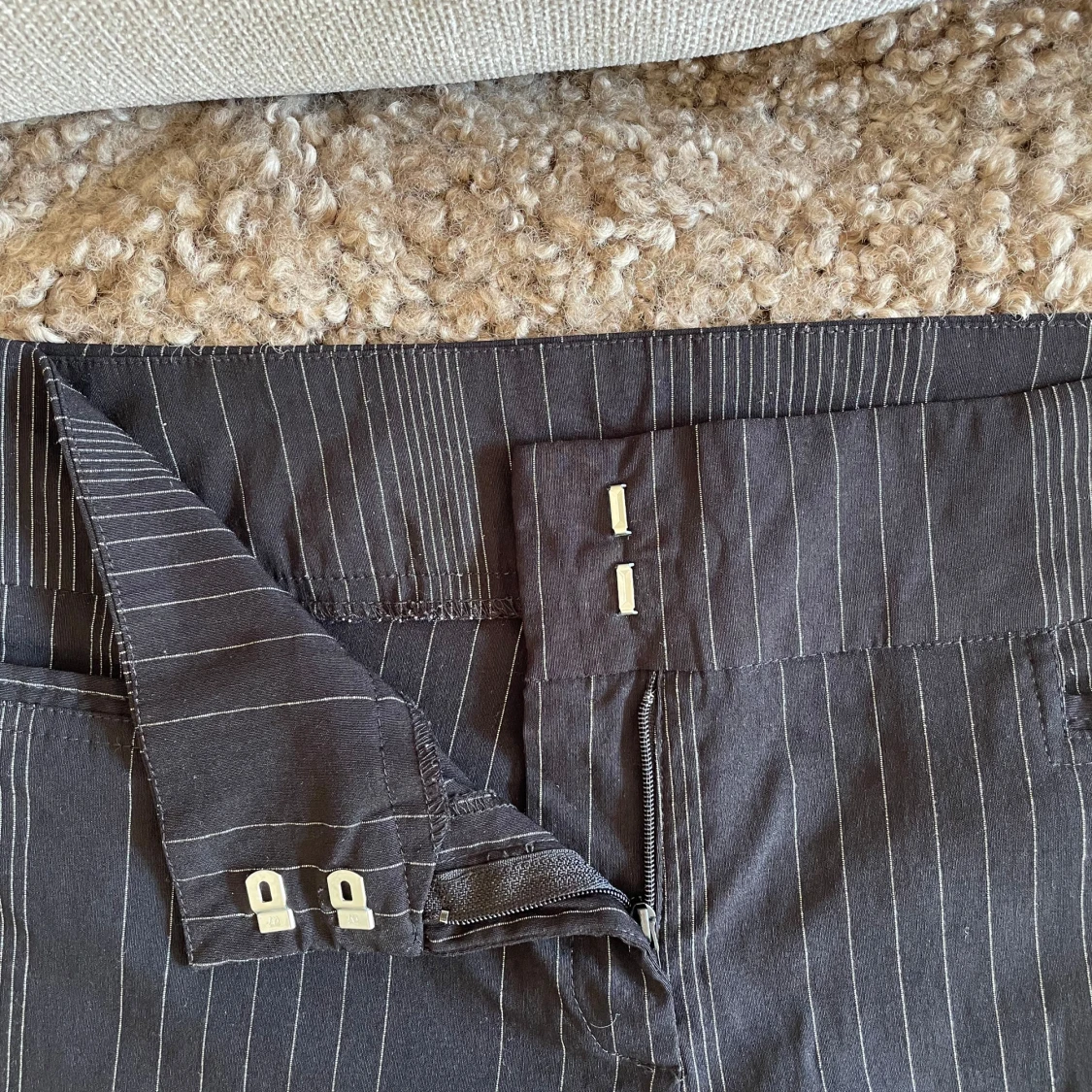 Lågmidjade randiga byxor - 91