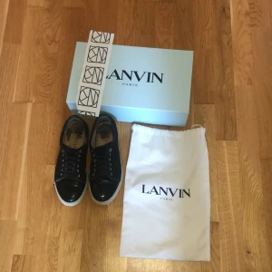 Lanvins - Lanvins storlek 40, skick helt okej, allt på första bilden ingår pris kan diskuteras.