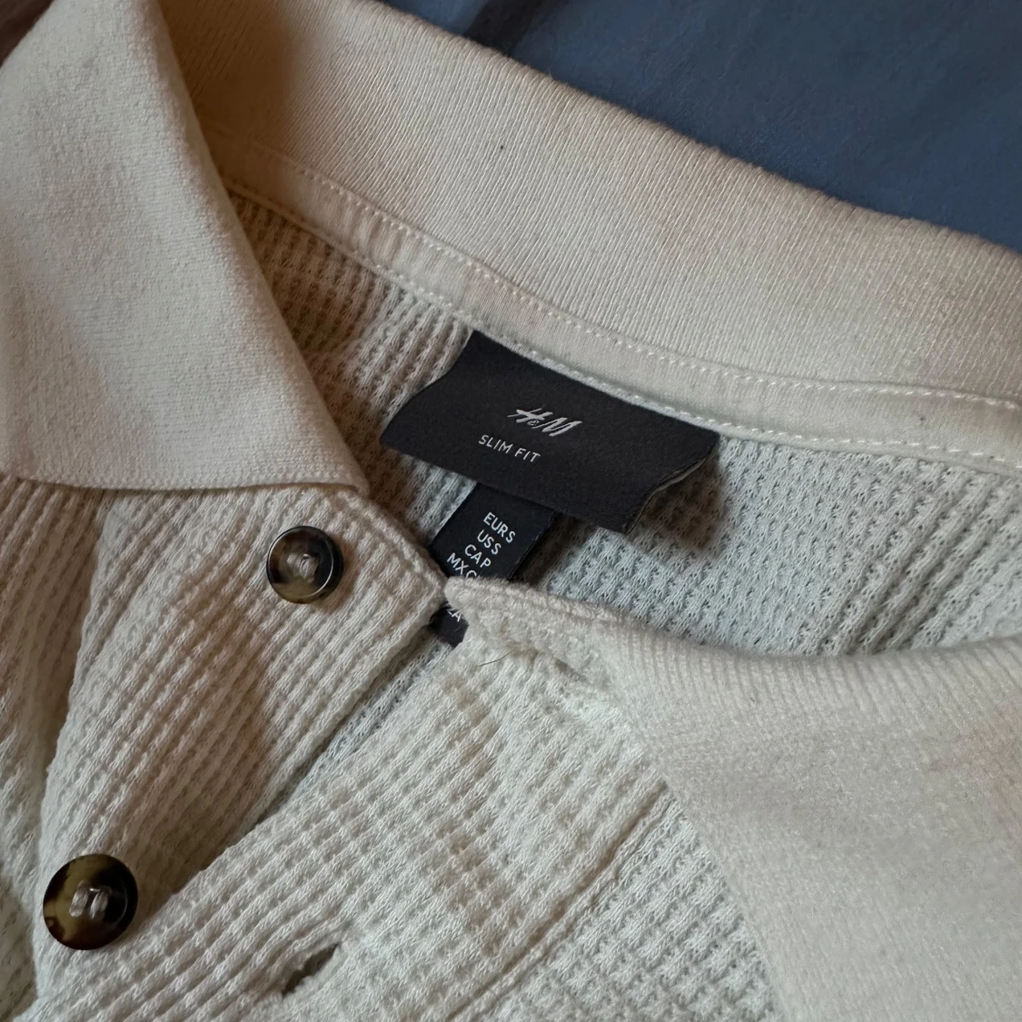 Vit pikétröja från H&M i nyskick - 91