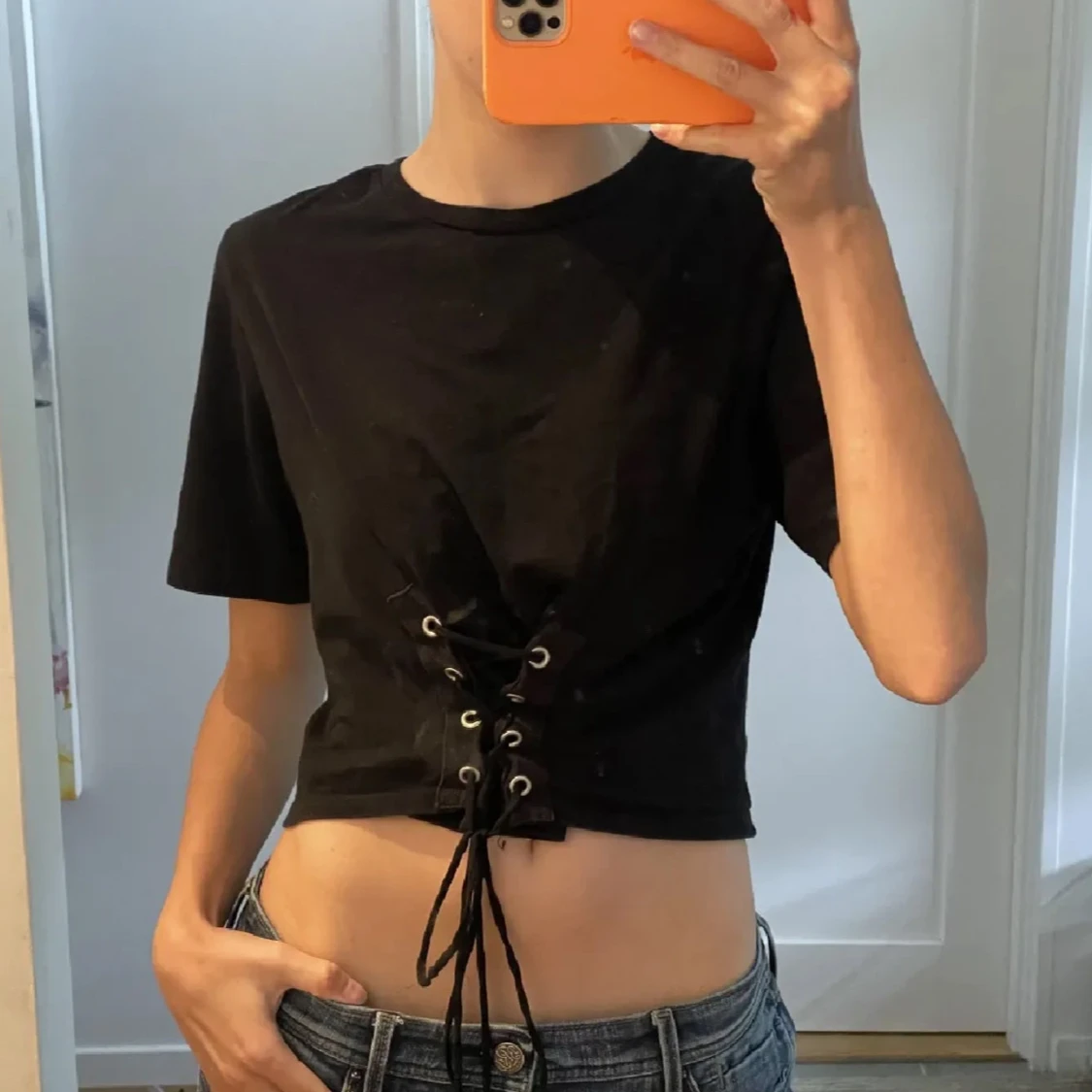 Jätte najs tröja med knytning