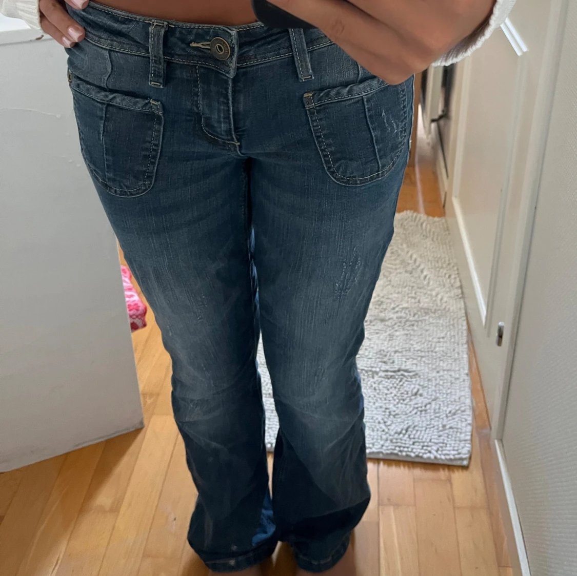 Mörkblåa jeans - 90