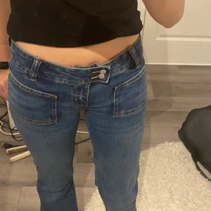 mörkblå jeans  - Storlek S,mörkblåa jeans,knappt använt använt minst 2 gånger 