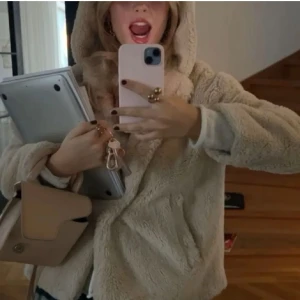 Zara pälsjacka - Så fin höstjacka från Zara , kommer ej till användning!🥰