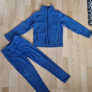 Fleecedress - En fin fleecedress, använd ett fåtal gånger. 