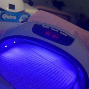 Uv lampa  - Jag säljer en nagel lampa i bra skick ❤️