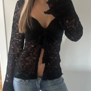 Design by si topp 💕 - Säljer nu denna topp från designby si då den inte kommer till användning 💕 har använt den 1 gång💕