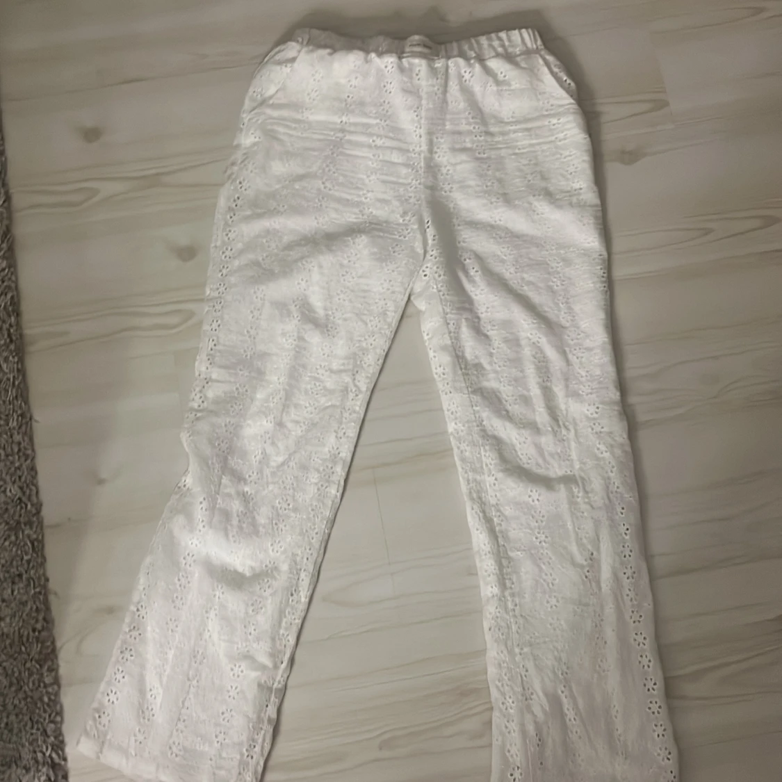 broderade byxor - 90