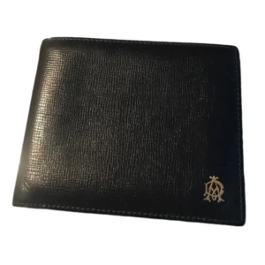 DUNHILL PLÅNBOK - dunhill plånbok | nypris: runt 2000 - 3000kr 💰 |  vårat pris: 689kr | skick: 7/10 (inga defekter mer än det som syns på bilderna) och därav 7/10. | färg: mörkblå 🔵 | hör av er vid funderingar.😊