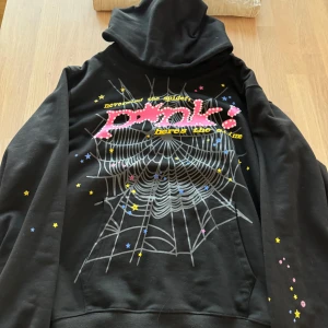 Sp5der hoodie - Säljer min svarta sp5der kunde it använda den lite för stor L