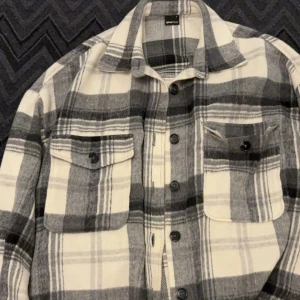 Kappa - Kappa från Gina, den är jätte fin och mjuk, ser helt ny ut har bara tagit på mig den 2 gånger vill bara bli av med den